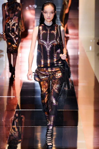 Look 32